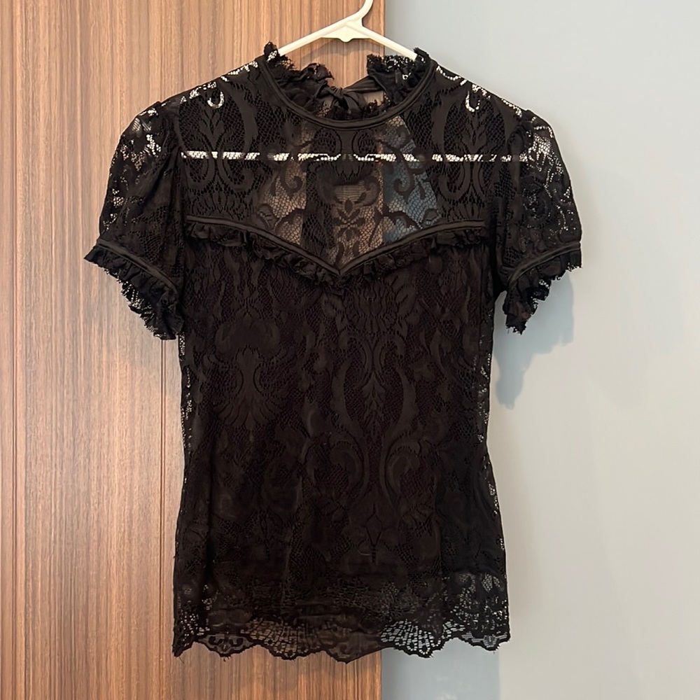 Bebe Lace Open-back Short-sleeved shirt with Ribbon Tie